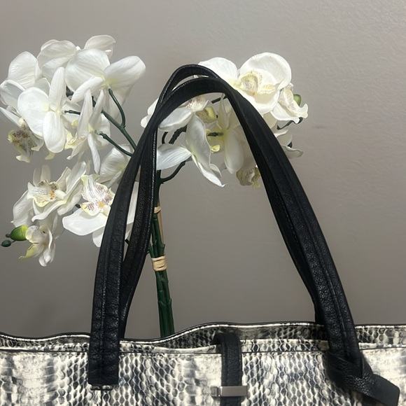**GIVY FOR MIXLUX*** Vince Camuto Animal print Tote with leather straps - Picture 5 of 13